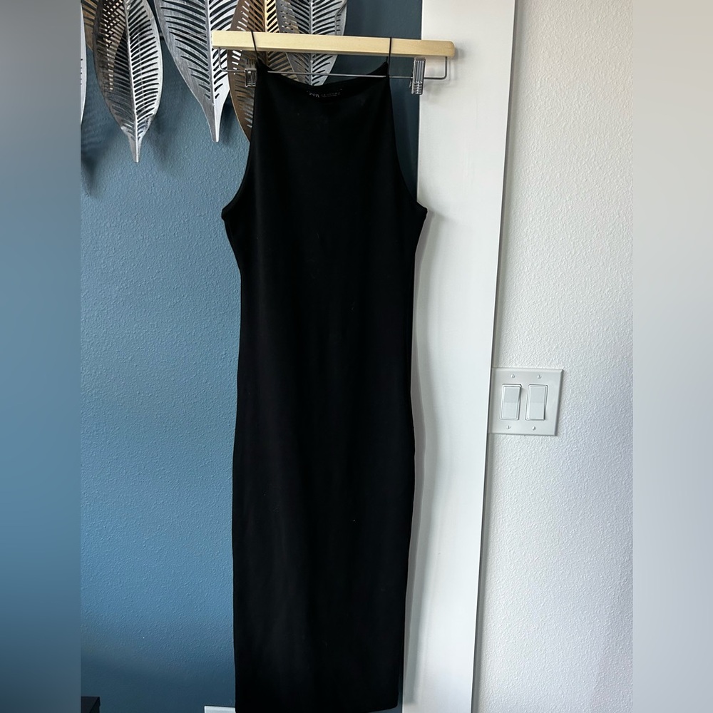 Elegant and sophisticated Zara black dress!